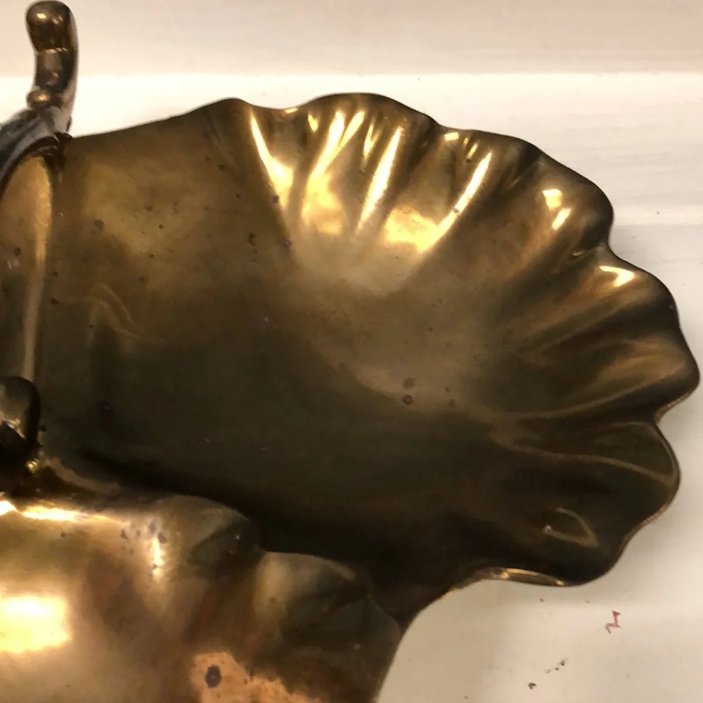 Large Heavy gold Brass Leaf Shell‎ sectioned Tray bowl Made In India 12” x 11”
